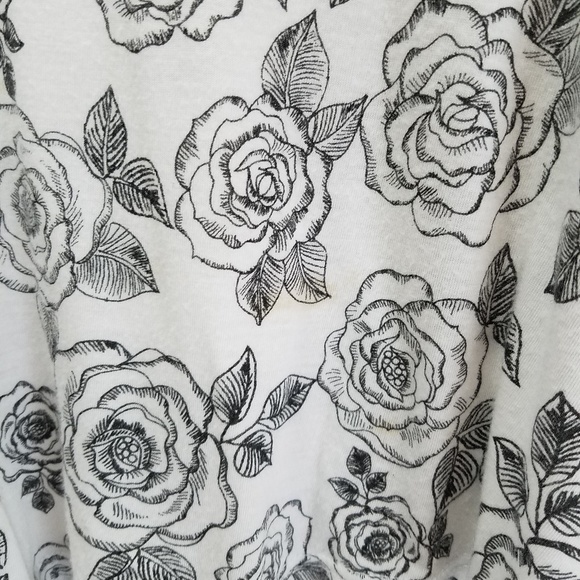 Rose Flower Print Tank Top 🌙 - Picture 6 of 8